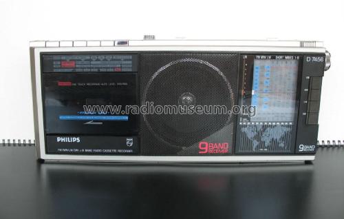 9 Band Radio Cassette Recorder D7456 /00; Philips Hong Kong (ID = 1235882) Radio