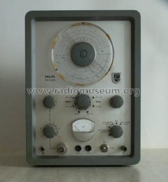 AM/FM Generator PM5320; Philips; Eindhoven (ID = 695567) Equipment