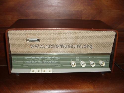 B3X02A /00 /01; Philips Belgium (ID = 1343959) Radio