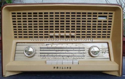 B4X85A; Philips; Eindhoven (ID = 186433) Radio