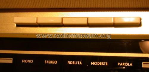 B6X04A /00; Philips Belgium (ID = 377337) Radio