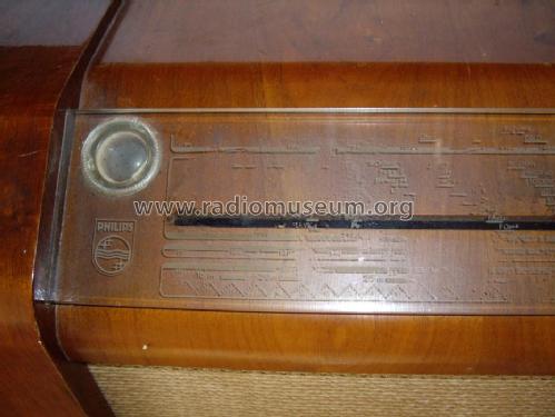 BN572-A, BN572-A2; Philips; Eindhoven (ID = 764331) Radio