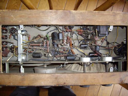 BN572-A, BN572-A2; Philips; Eindhoven (ID = 764334) Radio
