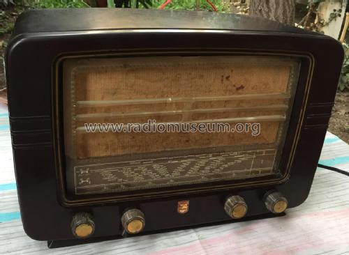 BX321A /12; Philips Belgium (ID = 2673172) Radio