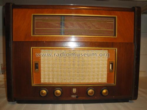 AM-FM Radiogrammofoon HX532A; Philips; Eindhoven (ID = 2450857) Radio