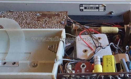 L3X32T /02G; Philips; Eindhoven (ID = 2819649) Radio