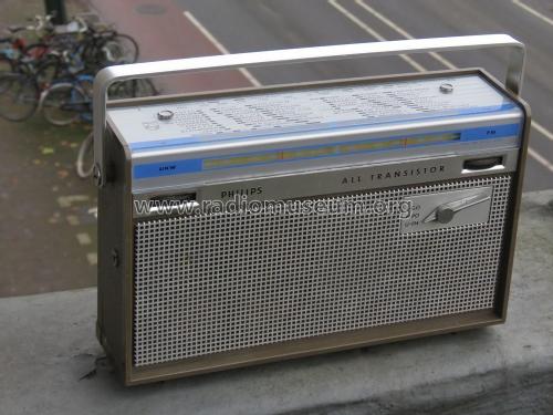 L3X42T /00C; Philips; Eindhoven (ID = 2711973) Radio