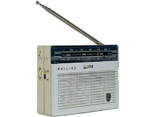 Nanette L1W22T /02G /02L /02X /62G /62L /62X /71G /71L /71X /82; Philips; Eindhoven (ID = 252132) Radio