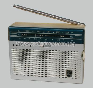 Nanette L1W22T /02G /02L /02X /62G /62L /62X /71G /71L /71X /82; Philips; Eindhoven (ID = 760983) Radio