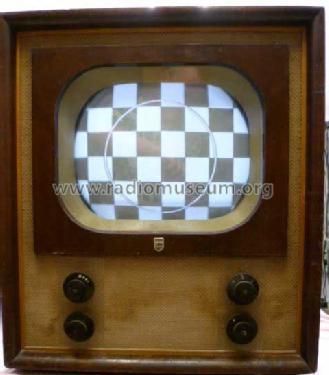 TX500U /00 /04 /10; Philips; Eindhoven (ID = 1496765) Television