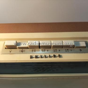 Town & Country Trans-World L4Z95T; Philips Electrical (ID = 2751336) Radio