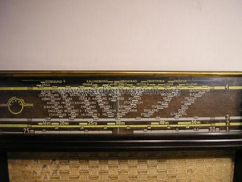 400A/II; Philips Finland - (ID = 1323550) Radio