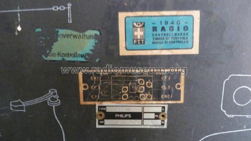 537U; Philips France; (ID = 2099268) Radio