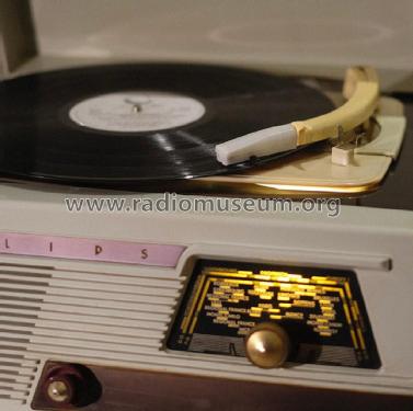 Coffret radio-phono H3F82A; Philips France; (ID = 2987081) Radio