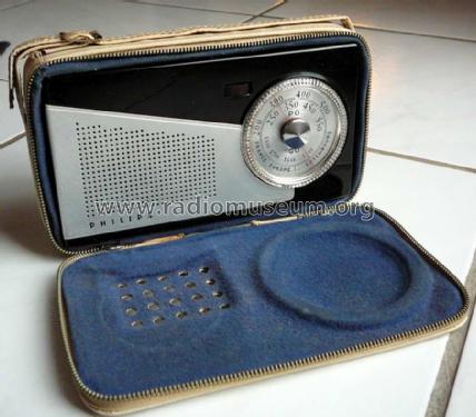 L1F95T; Philips France; (ID = 1644351) Radio