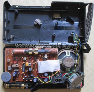 AE2402 /00; Philips Hong Kong (ID = 2510073) Radio