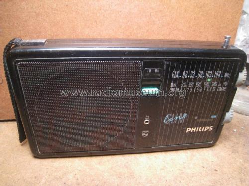 D2040/00; Philips Hong Kong (ID = 1980653) Radio