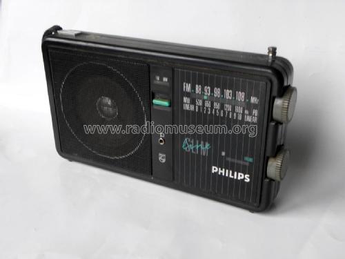 D2040/00; Philips Hong Kong (ID = 2017790) Radio