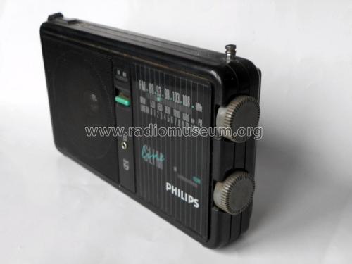 D2040/00; Philips Hong Kong (ID = 2017791) Radio