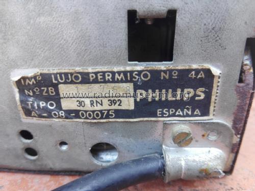 30-RN-392; Philips Ibérica, (ID = 2565295) Car Radio