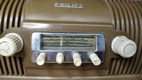 NE-536-V; Philips Ibérica, (ID = 2974070) Car Radio