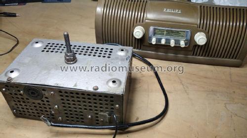 NE-536-V; Philips Ibérica, (ID = 2974076) Car Radio