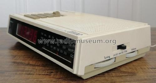 In Time D3242 /05; Philips Malaysia; (ID = 2905712) Radio