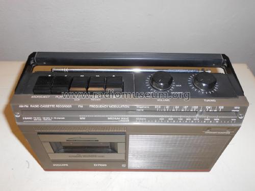 AM-FM Radio Cassette Recorder D7010 /00; Philips - Österreich (ID = 2308437) Radio