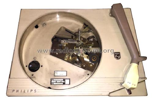 Record Player Chassis AG2056 /00; Philips Belgium (ID = 1888189) R-Player