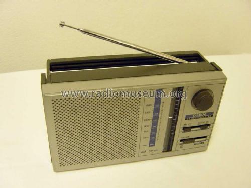 Portable D2000 /00; Philips - Österreich (ID = 145149) Radio