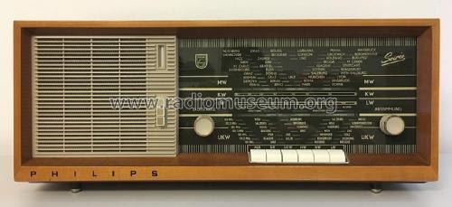 Soirée B3A33A /00 /70; Philips - Österreich (ID = 2471476) Radio