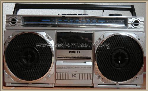 Stereo Radio Cassette Recorder D8120 /02; Philips, Singapore (ID = 1940187) Radio