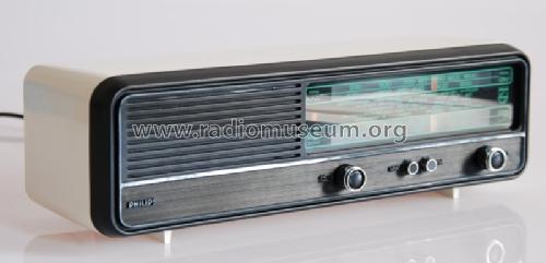 19RB244 /00 /22; Philips Italy; (ID = 989185) Radio