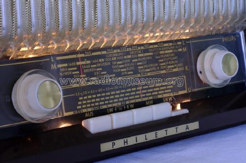 Philetta B2D33A; Philips Radios - (ID = 621831) Radio