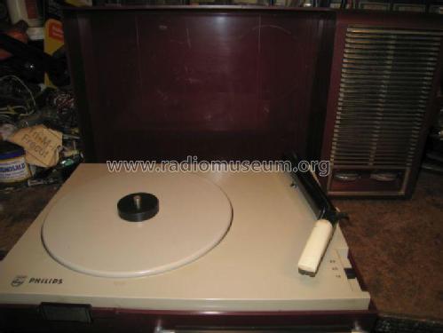 Électrophone - Portable Turntable 22GF110 /01L /01S /01X; Philips France; (ID = 1731818) Sonido-V