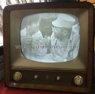 Raffael 17TD140A /00; Philips Radios - (ID = 2003218) Television