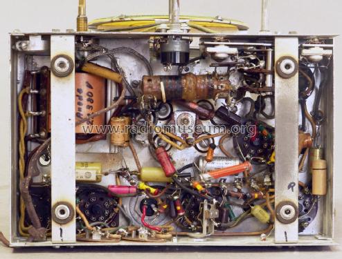 195 ; Pilot Electric Mfg. (ID = 2727660) Radio