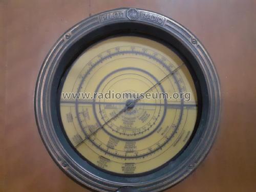 293 ; Pilot Electric Mfg. (ID = 2948106) Radio