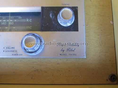 PT-1040 AA902A + FA550; Pilot Electric Mfg. (ID = 2487171) Radio