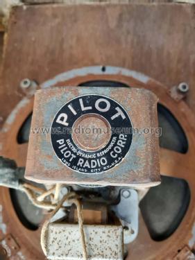 C403 403B; Pilot Brand, Fisher (ID = 3107703) Radio