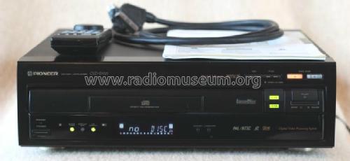 CD CDV LD Player CLD-D925; Pioneer Corporation; (ID = 1680976) Reg-Riprod