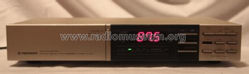 FM/AM Digital Synthesized Tuner F-X5L; Pioneer Corporation; (ID = 1798655) Radio