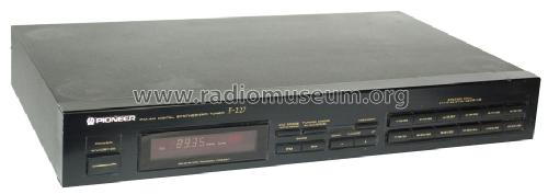 FM/AM Digital Synthesizer Tuner F-227; Pioneer Corporation; (ID = 1527199) Radio
