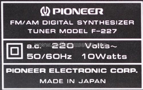 FM/AM Digital Synthesizer Tuner F-227; Pioneer Corporation; (ID = 1527214) Radio