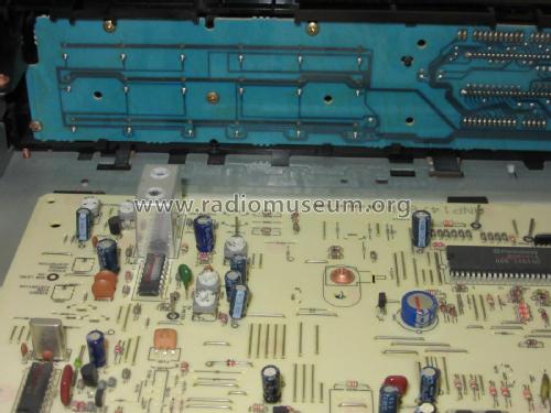 FM/AM Digital Synthesizer Tuner F-449; Pioneer Corporation; (ID = 2333594) Radio