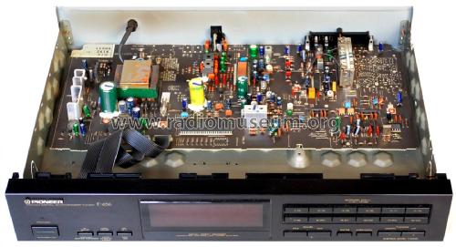 FM/AM Digital Synthesizer Tuner F-656; Pioneer Corporation; (ID = 2691027) Radio