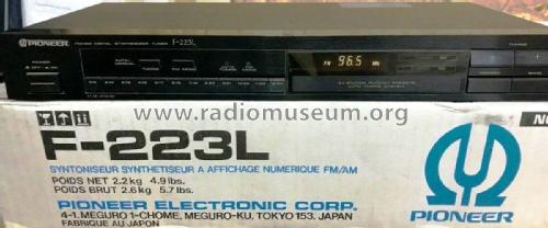 FM/AM Digital Synthesizer Tuner F-223L; Pioneer Corporation; (ID = 2707191) Radio