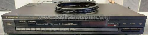 FM/AM Digital Synthesizer Tuner F-X88ZL; Pioneer Corporation; (ID = 2709328) Radio