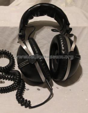 SE-305; Pioneer Corporation; (ID = 2091524) Speaker-P