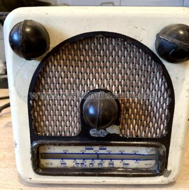 N06M; Pye Ltd., Radio (ID = 2925302) Car Radio